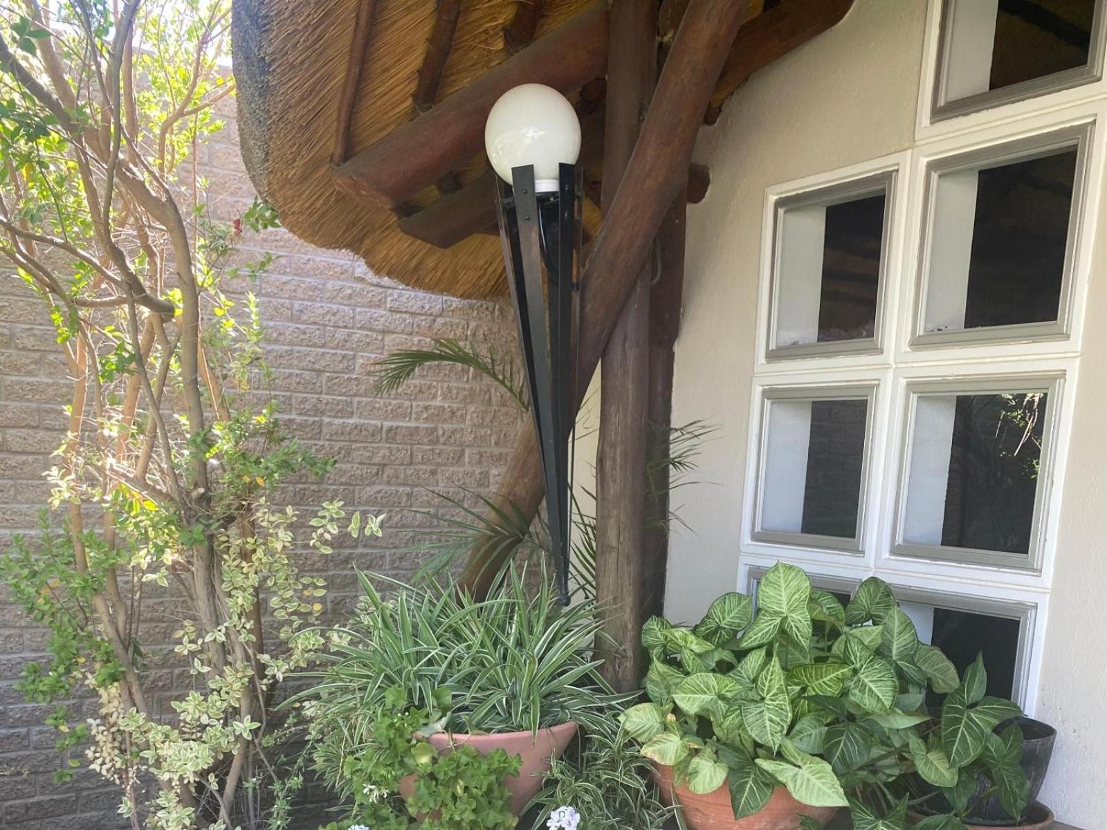 Bird'S Nest Guest House Keetmanshoop Esterno foto